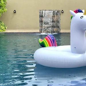 https://royal-waves-negombo.negombohotels.net
